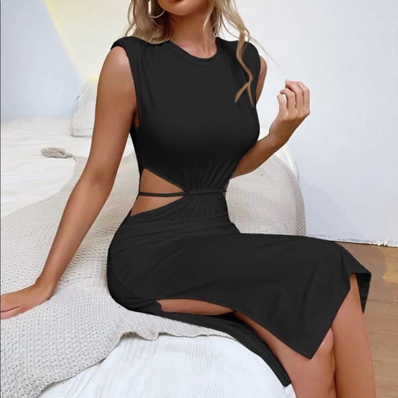 NWOT-Bodycon dress - Slit sides - Picture 1 of 3